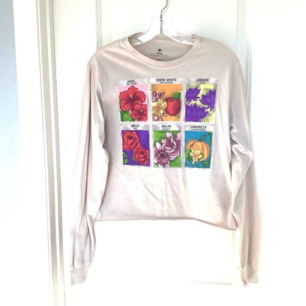 Disney Princess T-Shirt Women's Size S Long Sleeve Princess Raw Hem NWOT - Picture 3 of 7